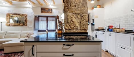 Refrigerador, microondas, horno, placa de cocina