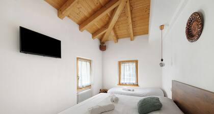 Room 3 - Nene Lidia with Terrace and Shared Garden