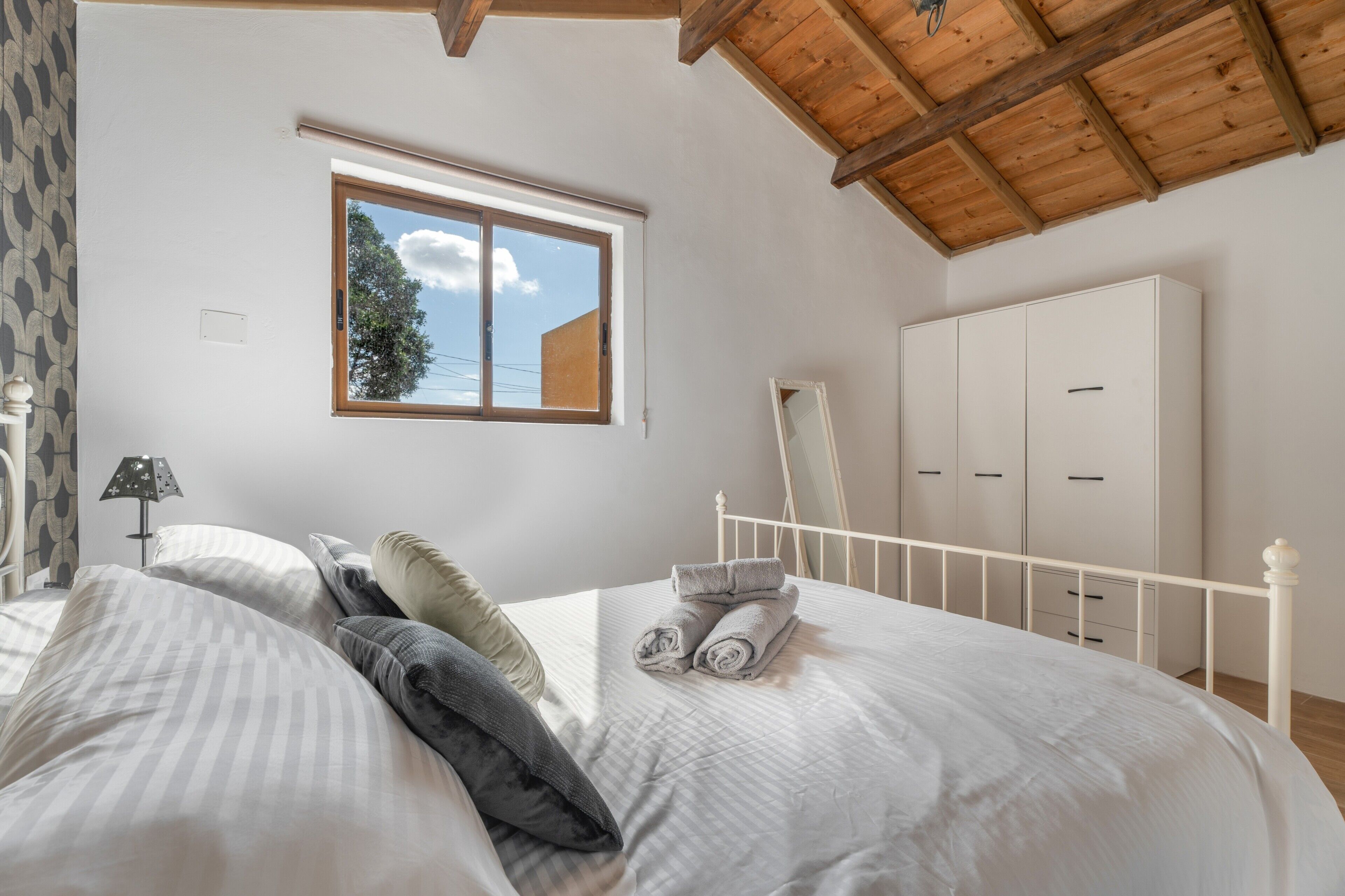 1 chambre, fer et planche à repasser, Wi-Fi gratuit, draps fournis