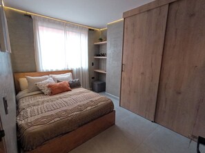 1 slaapkamer, een bureau, gratis wifi, beddengoed