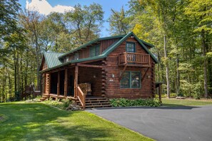 Exterior - Charming Ski In/Ski Out Log Cabin at Hidden Valley (Somerset)