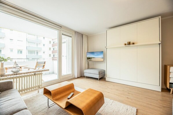 TV - Malin Haus Eydum - 2 room apartment in Haus Eidum. (Sylt)