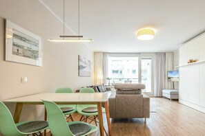 TV - Malin Haus Eydum - 2 room apartment in Haus Eidum. (Sylt)