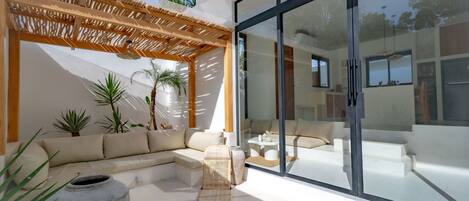 Villa - 1 soveværelse - udsigt til pool | Opholdsområde