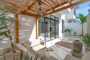 Villa, 1 Bedroom, Pool View | Living area