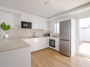 Fridge, microwave, oven, dishwasher