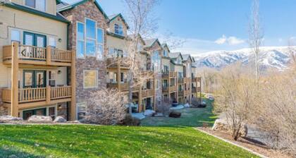 3-bedroom condo in fabulous Eden, skiing, biking, hiking, and water sports