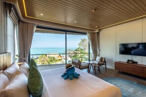 Biệt thự dành cho gia đình, 5 phòng ngủ, hồ bơi riêng, quang cảnh biển | Minibar, két bảo mật tại phòng, màn/rèm cản sáng, phòng cách âm