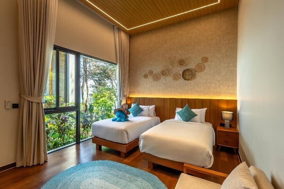 4 phòng ngủ, minibar, két bảo mật tại phòng, màn/rèm cản sáng