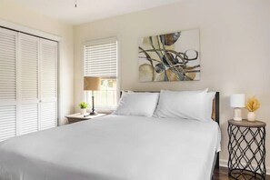 4 chambres, fer et planche à repasser, Wi-Fi, draps fournis
