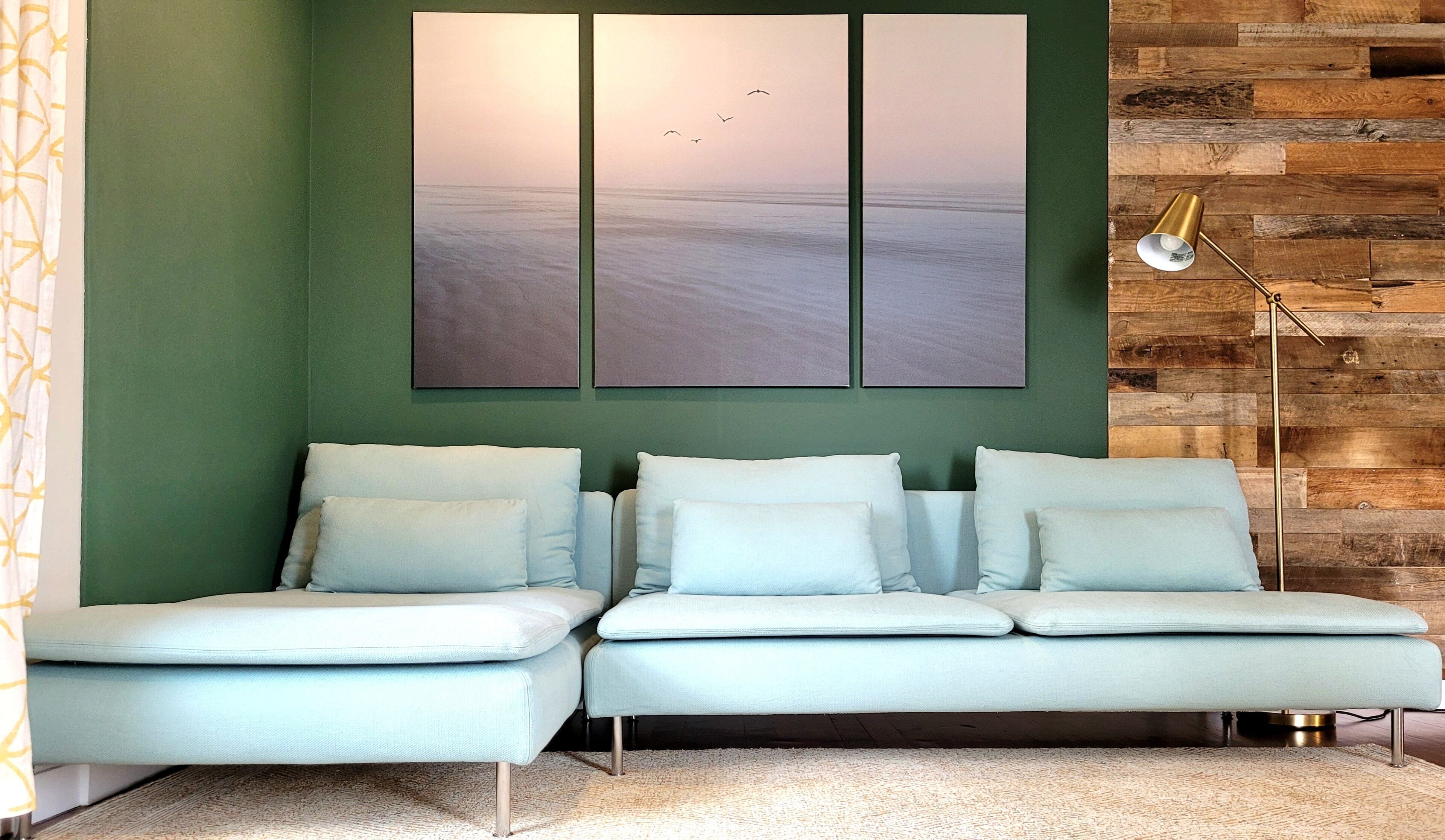 Una Smart TV, una chimenea