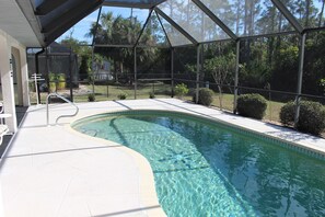 室外泳池、暖水池