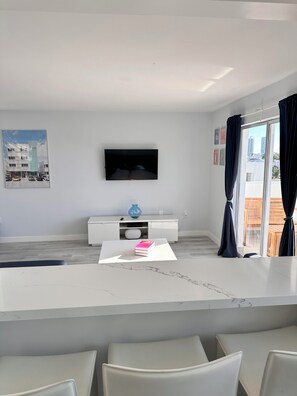Interior - Charming 1-bedroom apartment in the heart of South Beach with Free Parking (Miami Beach)