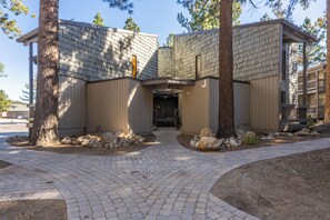 Exterior - New Cozy Studio W/Spa 596 (Mammoth Lakes)