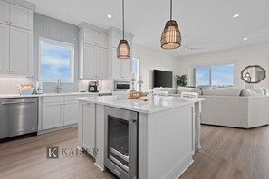 Fridge, microwave, oven, stovetop - 4-Bedroom Vacation Rental with Private Pool and Pier on Little Lagoon (Gulf Shores)