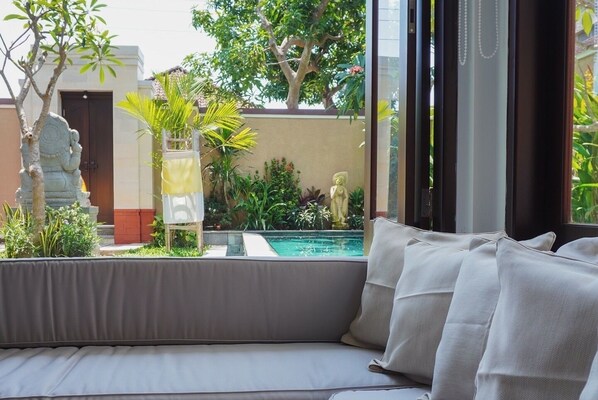 Pool - Spacious 2-bedroom villa in delightful Saba, Gianyar with WiFi, AC, Rooftop (Saba, gianyar)