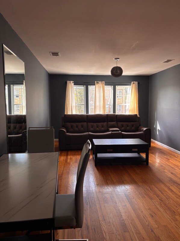 Felles sovesal | Oppholdsområde | Flatskjerm-TV