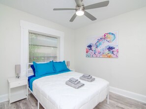 2 bedrooms, free WiFi - The Bunglow in Clearwater - 30 Day minimum Stay (Clearwater)