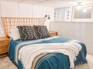 3 bedrooms, desk, iron/ironing board, WiFi