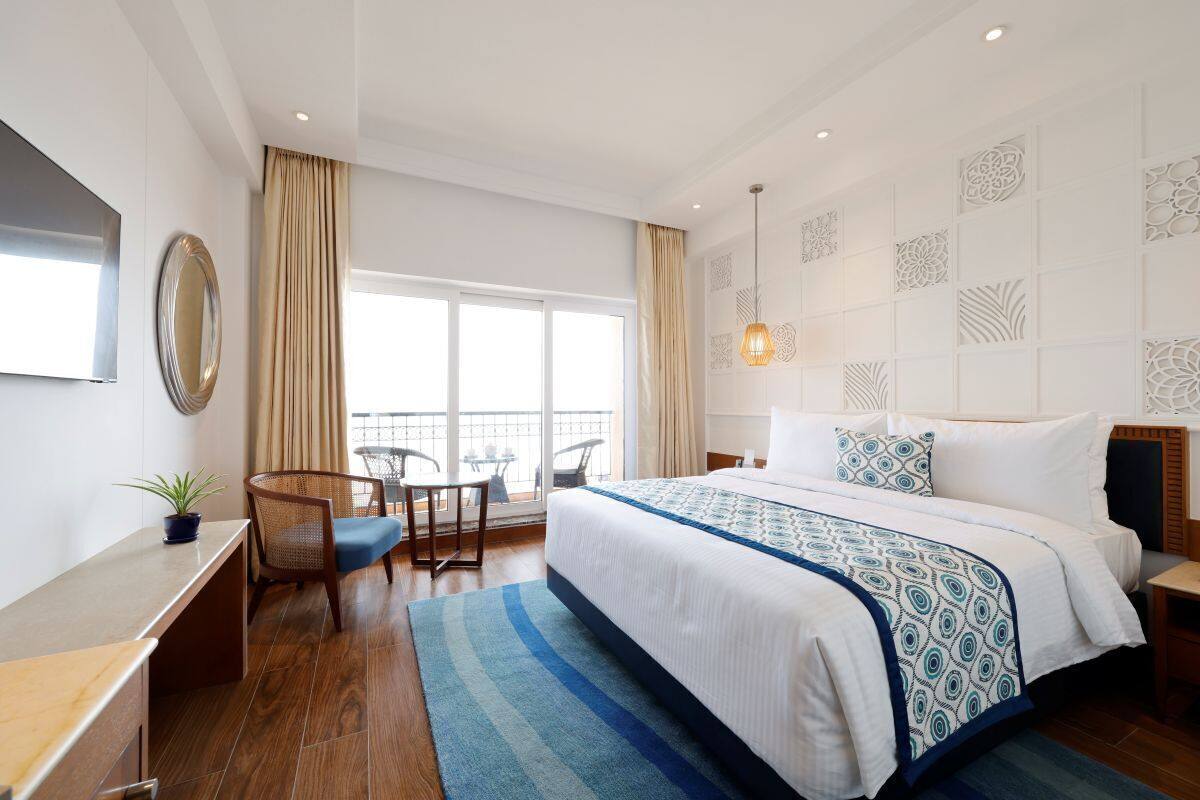 Egyptian cotton sheets, premium bedding, minibar, soundproofing