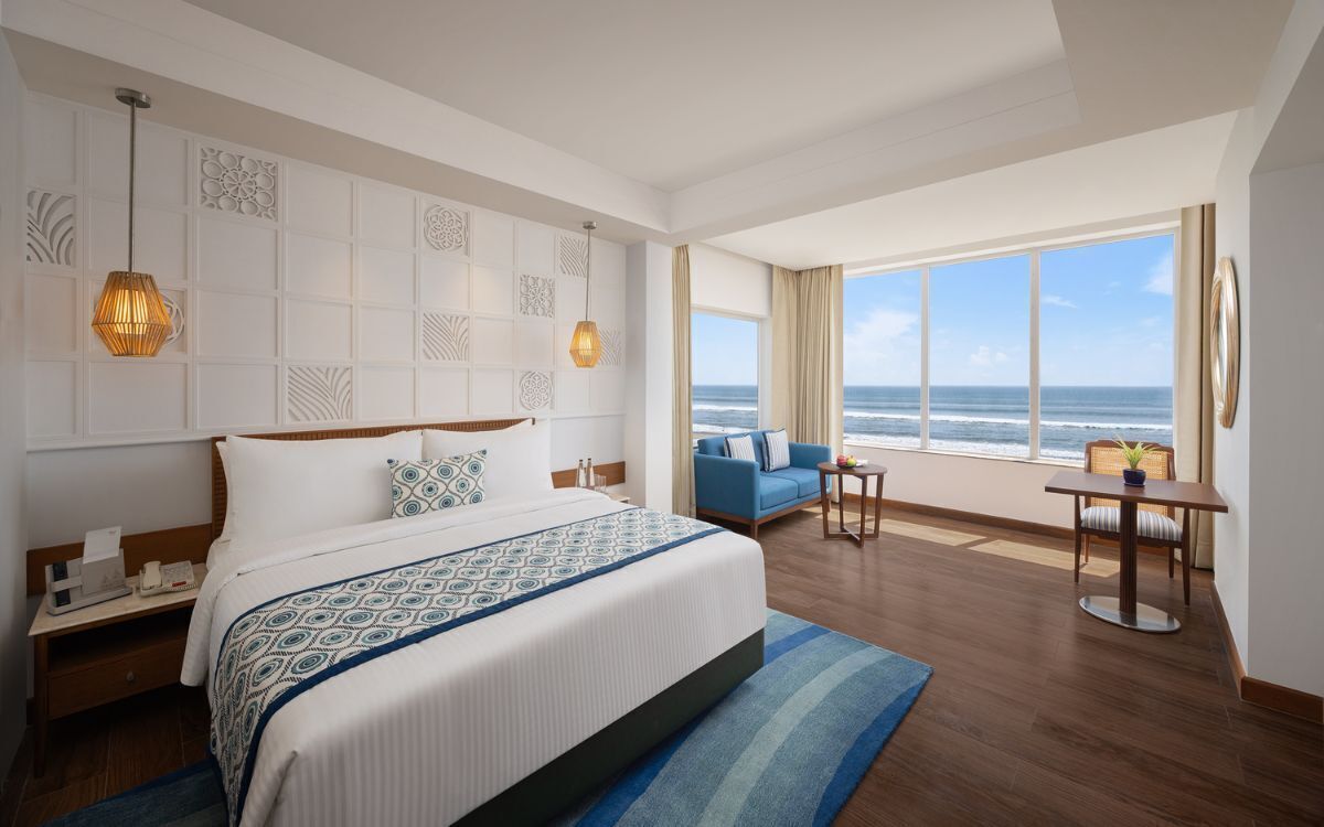 行政客房, 1 张特大床, 海景 (Sea Front Room) | 埃及棉床单、高档床上用品、迷你吧、隔音