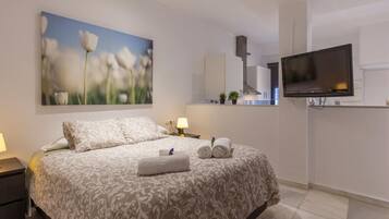 1 Schlafzimmer, BĂŒgeleisen/BĂŒgelbrett, Internetzugang, BettwĂ€sche