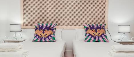 Fer et planche Ă repasser, accĂšs Ă Internet, literie fournie