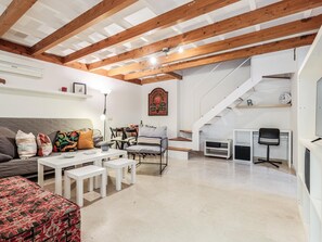 TV - Nice duplex apt 2 bedrooms 2 bathrooms (sevilla)