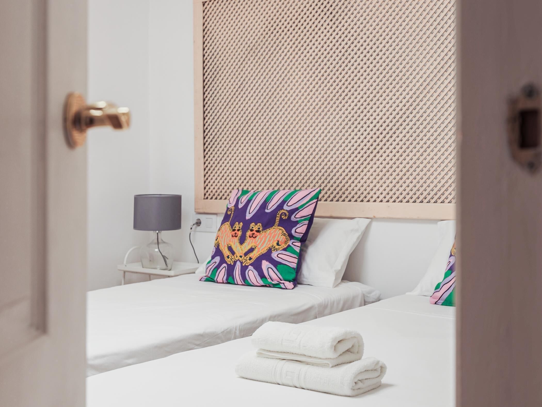 Bügeleisen/Bügelbrett, Internetzugang, Bettwäsche