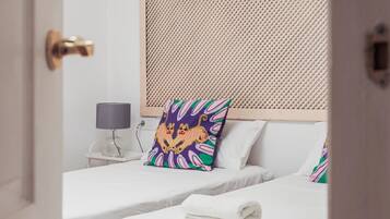 Iron/ironing board, internet, bed sheets