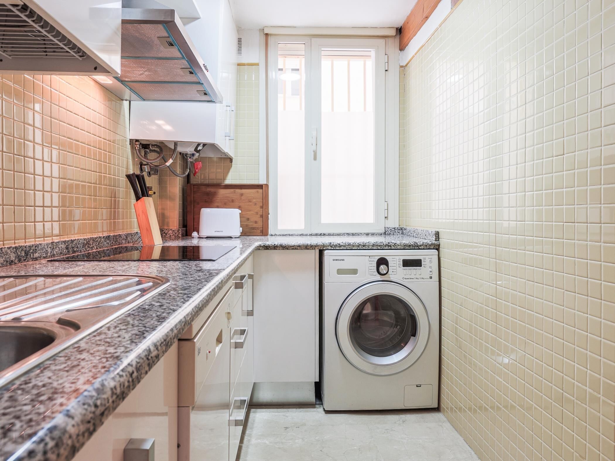 Kühlschrank, Mikrowelle, Ofen, Geschirrspüler