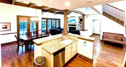Beautiful 4BR/4BA.Close to HHI/SAV/BEU, 5 minutes to Palmetto Bluff's entrance