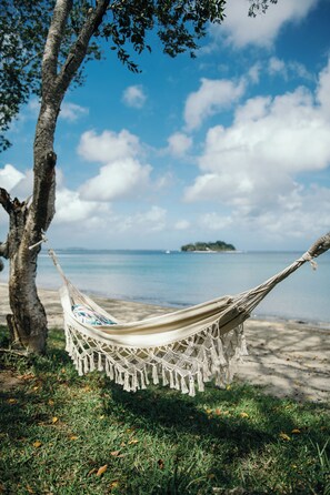 Accommodatie ligt op het strand, strandlakens