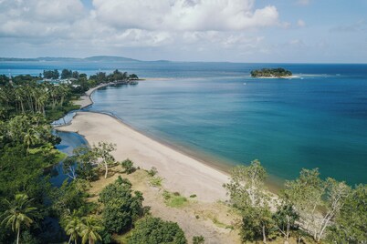 Villa Mali - Beachfront with Plunge Pool