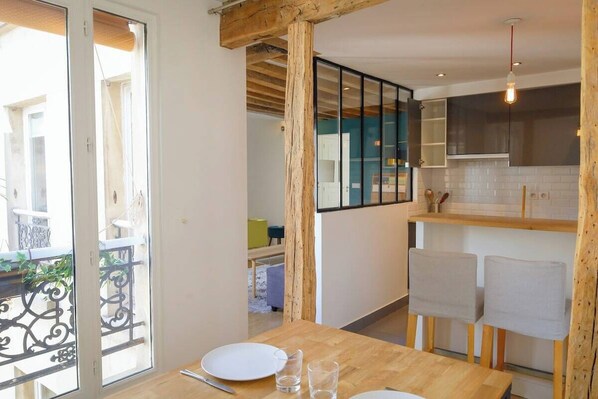 Dining - Chic & Spacious Apartment | Paris 2nd (Paris)