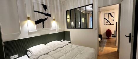 1 chambre, fer et planche à repasser, accès Internet, draps fournis