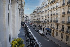 Balcony - Balcony | Notre Dame de Paris - 3 bedrooms & 4 pp (Paris 05 Panthéon)