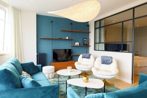 TV - Spacious apartment for 6 - Passy, Paris (Paris)