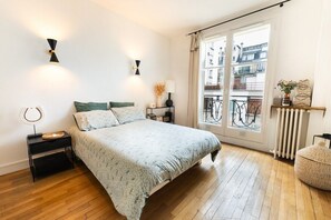 1 室のベッドルーム、デスク、WiFi、ベッドシーツ