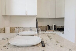 Fridge, oven, coffee/tea maker, toaster - New Studio at the Heart of Opera - Paris 1st (Paris)