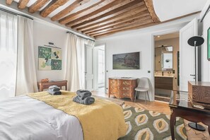Desk, iron/ironing board, Internet, bed sheets - Luxurious and Historic Apartment | near bon marché (Paris)