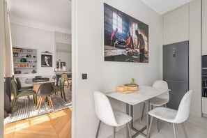 Dining - Luxurious and Historic Apartment | near bon marché (Paris)