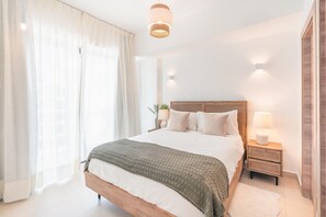 1 sovrum, värdeförvaringsskåp på rummet och strykjärn/strykbräda