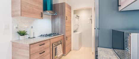 Fridge, microwave, oven, coffee/tea maker