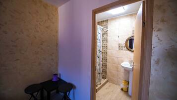 Double Room | Bilik Mandi