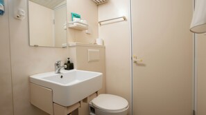 Bathroom sink - Xixili Hotel - Beijing West Station Store (Beijing)