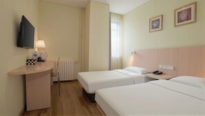 Economy Twin Room | Free WiFi - Xixili Hotel - Beijing West Station Store (Beijing)