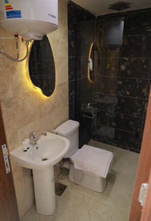 Standard Single Room | Bathroom - Brilliant Pyramids View Inn (Giza)