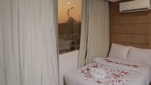 Deluxe Double or Twin Room, Mountain View | In-room safe, desk, soundproofing, iron/ironing board (on request) - Brilliant Pyramids View Inn (Giza)