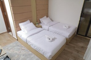 Habitación de lujo con 2 camas individuales | Caja fuerte, escritorio, sistema de insonorización